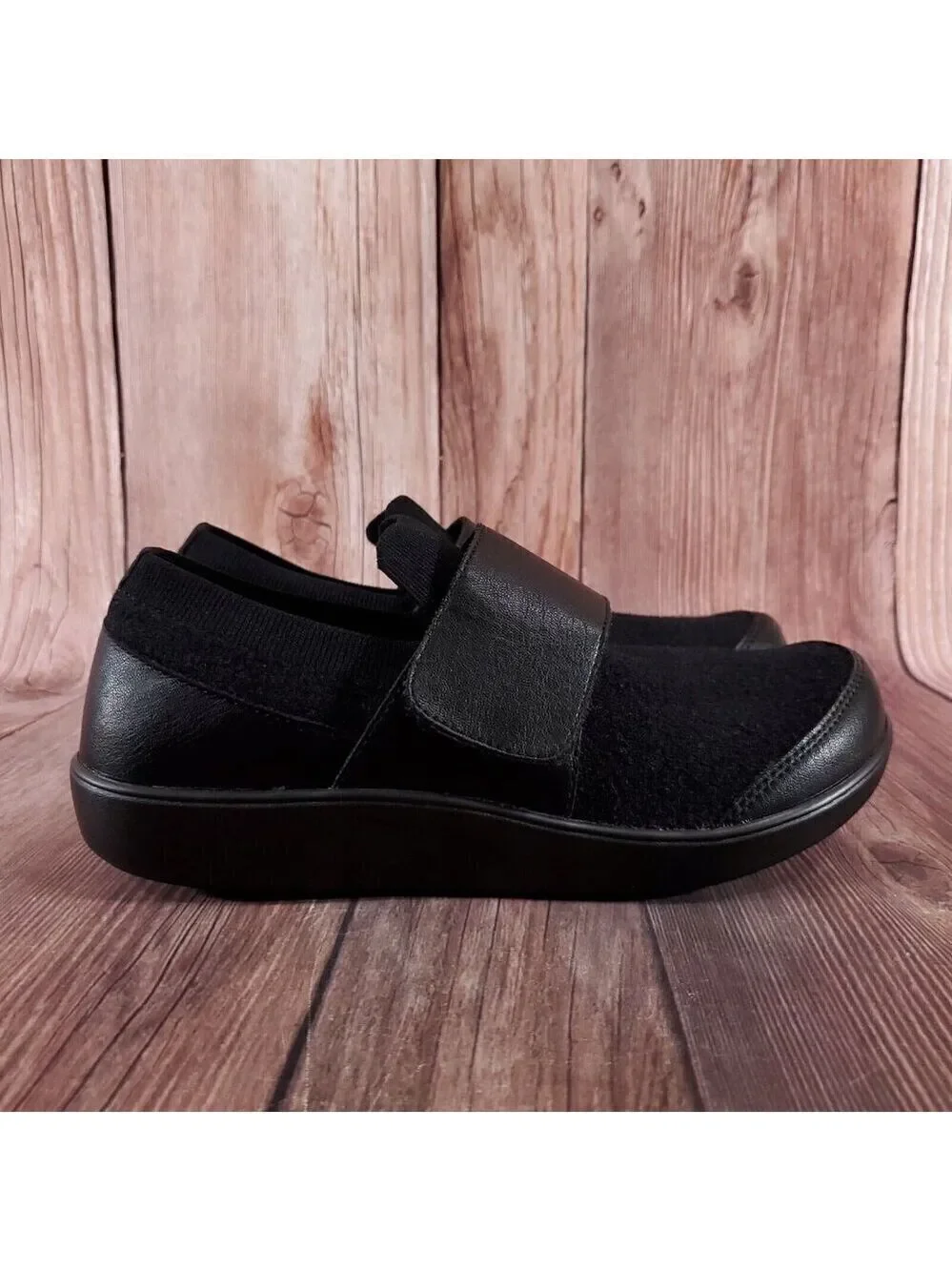 Traq by Alegria Womens Size 41 US 10.5-11 Qwik Cozy Black Slip On Walking Shoes